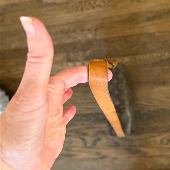 Gorgeous Vintage “LOUIS VUITTON Cartouchiere” Bag 💼 - Picture 3 of 13